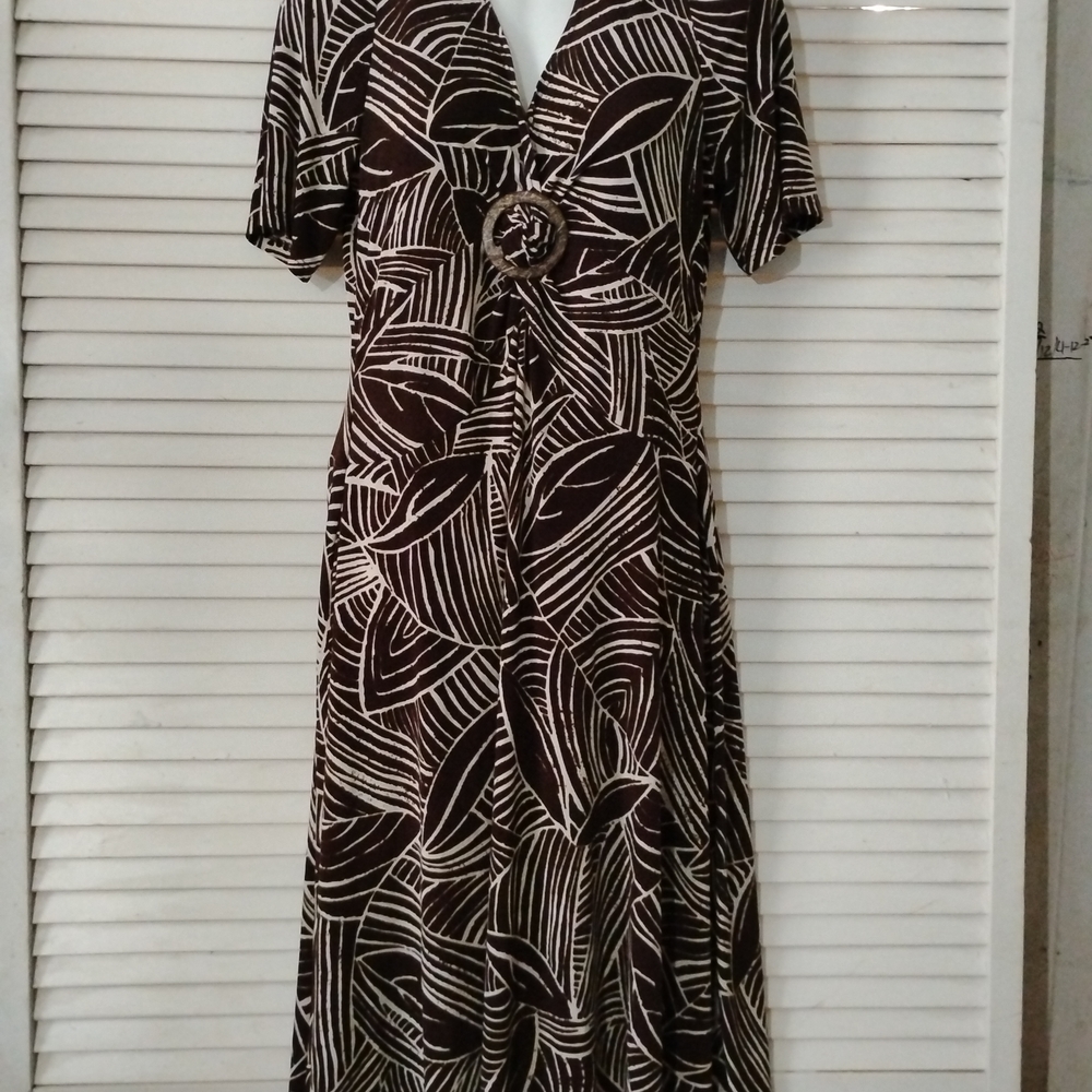 B. Smart Brown and Cream Leaf Print Midi Dress